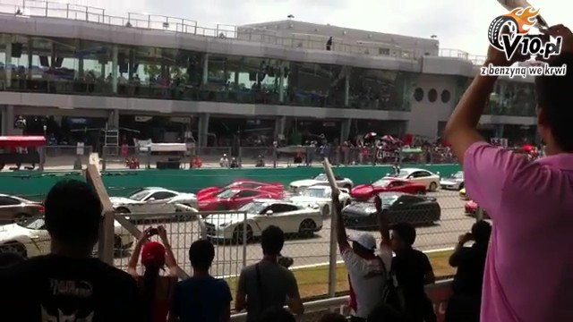 Porsche Cayman i stuczka w Malezji