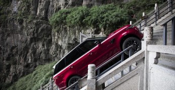 Range Rover udowadnia, że nie ma konkurencji - pokonał 999 schodów