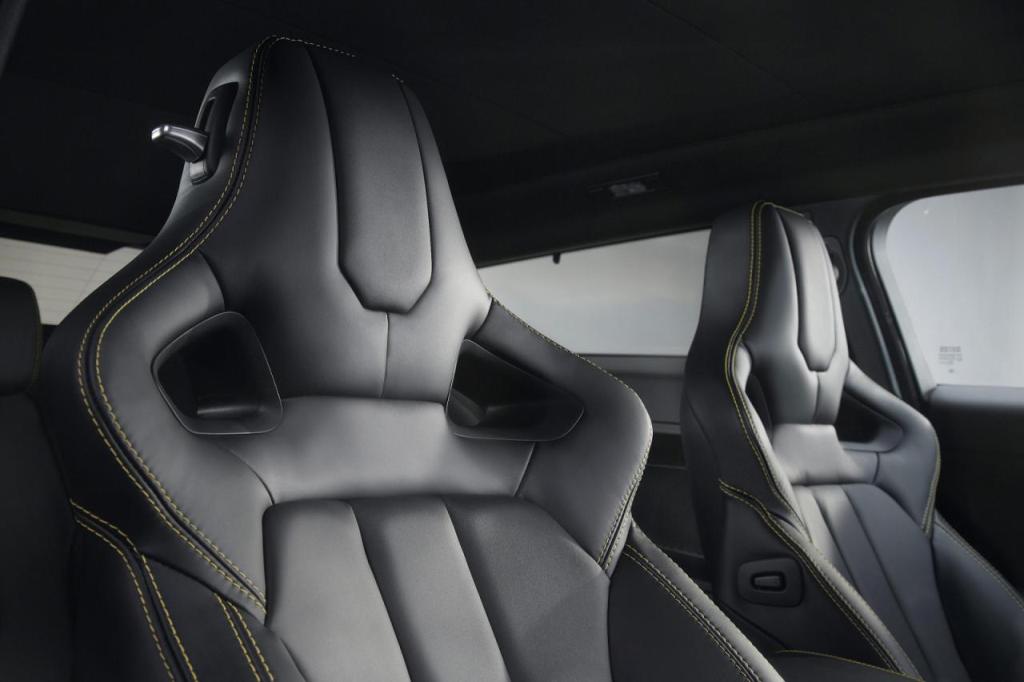 Range Rover Evoque Sicilian Yellow