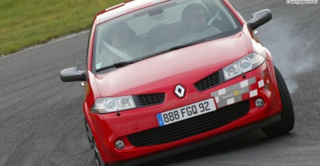 Renault Megane F1 Team R26