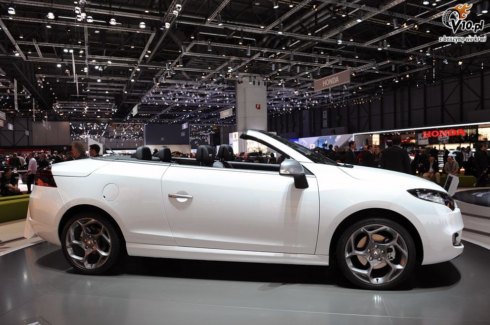 Nowe Renault Megane CC Coupe-Cabrio 2010 - Geneva Motor Show