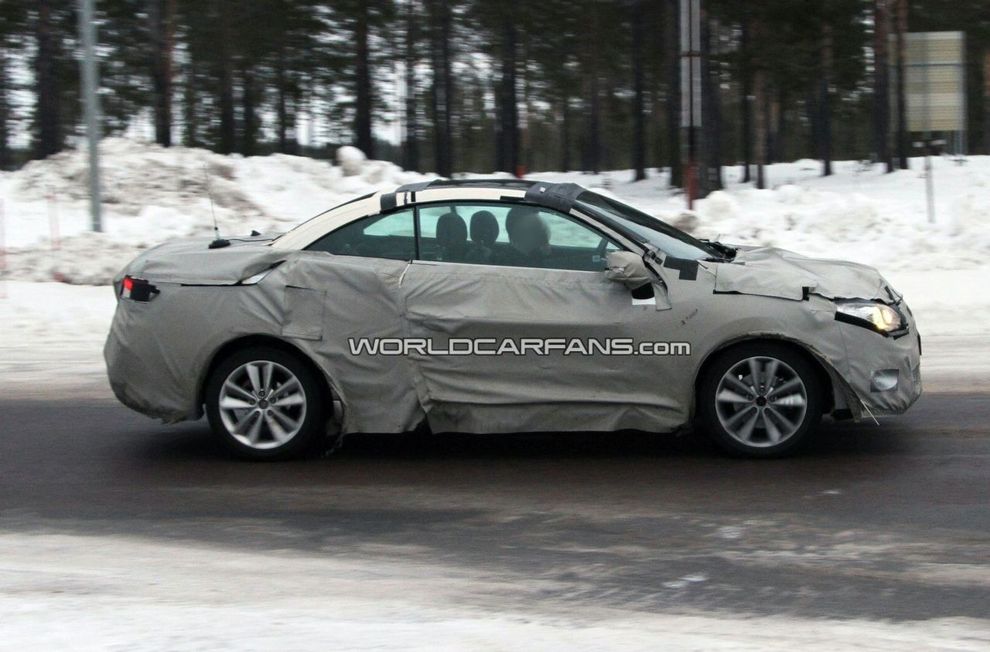 Nowe Renault Megane CC - zdjcie szpiegowskie