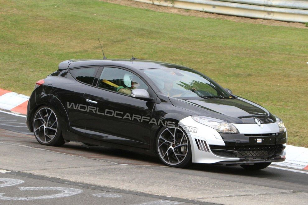 Nowe Renault Megane RS Special Edition - zdjcie szpiegowskie