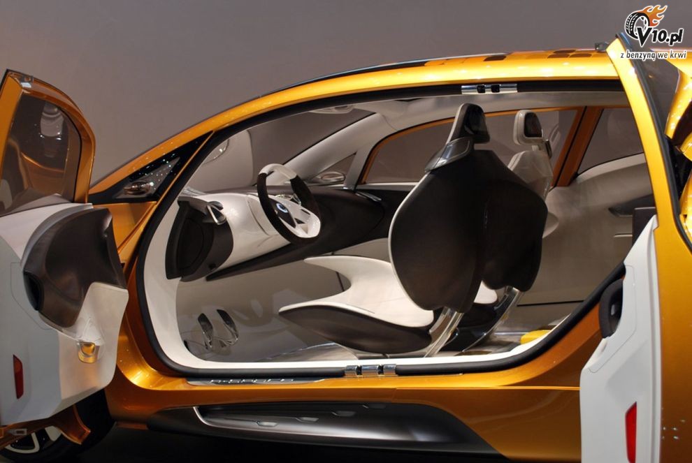 Renault R-Space Concept na targach w Genewie