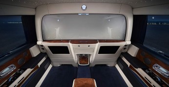 Rolls-Royce Phantom - pakiet Privacy Suite swoistą samotnią dla...