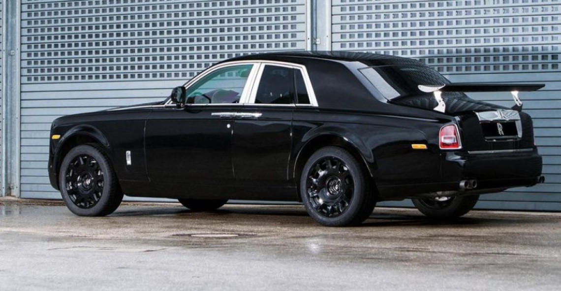 Rolls Royce Cullinan - muł testowy