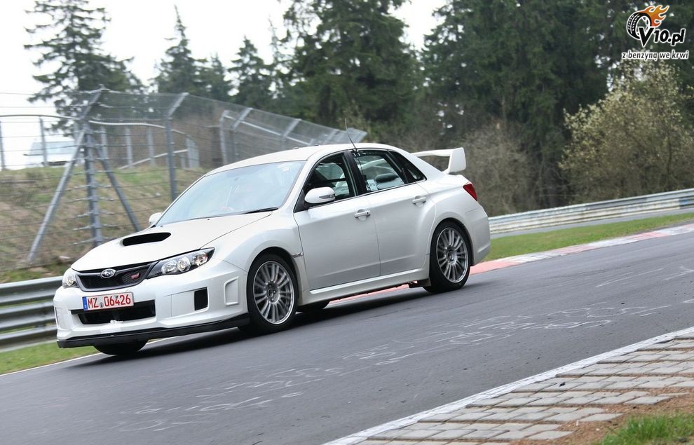 Subaru Impreza WRX STI 2011 na Nurburgringu