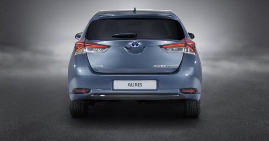 Toyota Auris 2015