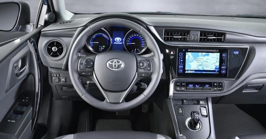 Toyota Auris 2015