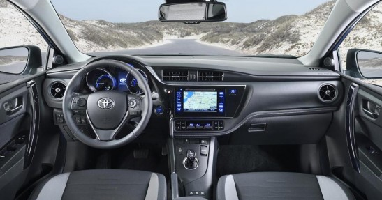 Toyota Auris 2015