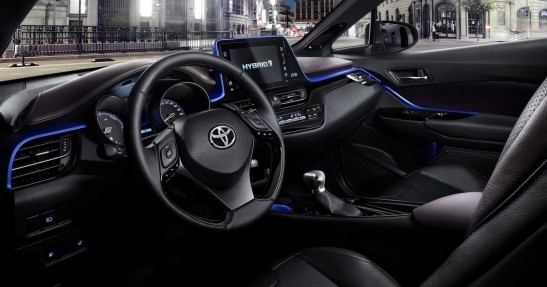 Toyota C-HR - tak wygląda wnętrze małego crossovera