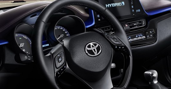 Toyota C-HR - tak wygląda wnętrze małego crossovera