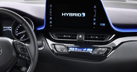 Toyota C-HR - tak wygląda wnętrze małego crossovera