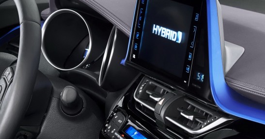 Toyota C-HR - tak wygląda wnętrze małego crossovera