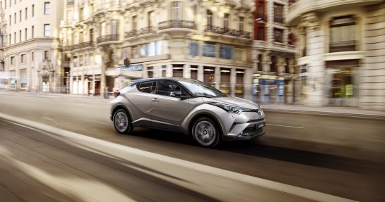 Toyota C-HR - tak wygląda wnętrze małego crossovera