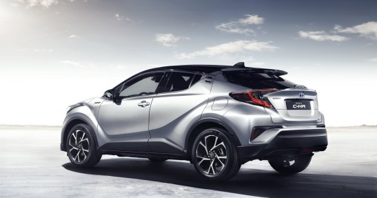 Toyota C-HR - tak wygląda wnętrze małego crossovera