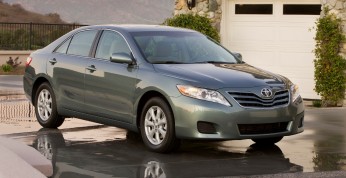 Toyota wzywa do serwisu z powodu wadliwych przycisków sterowania...