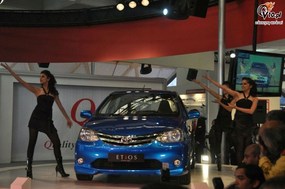 Nowa Toyota Etios Concept - New Delhi Auto Expo 2010