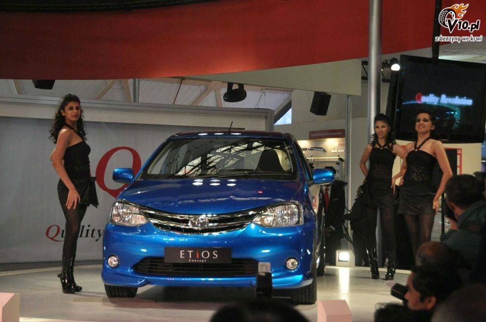 Nowa Toyota Etios Concept - New Delhi Auto Expo 2010