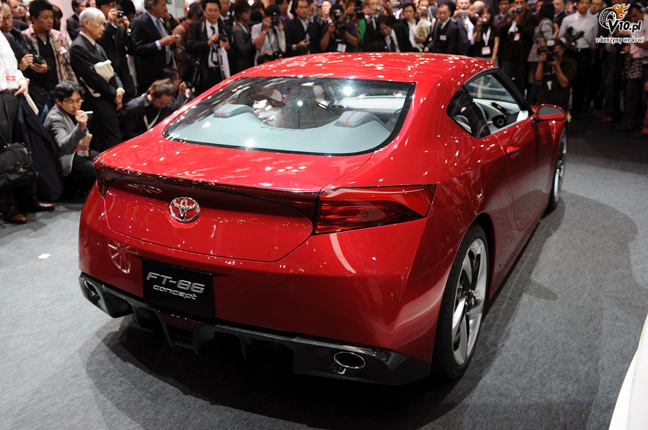 Toyota FT-86 jako Scion FT-S. Wersja od Subaru jednak z 4WD?