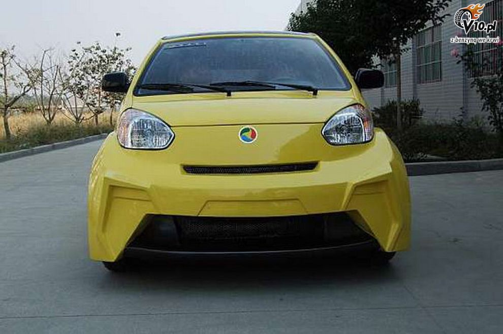 Chiska podrbka Toyoty iQ
