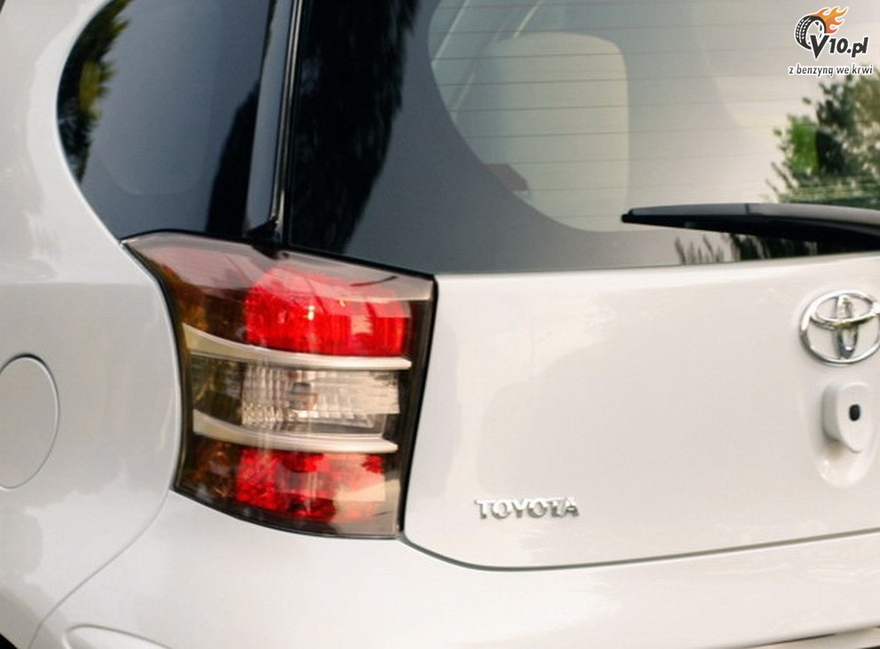 Toyota iQ