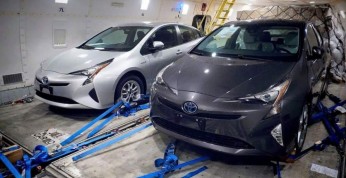 Nowa Toyota Prius sfotografowana bez kamuflażu