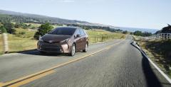 Toyota Prius V 2015