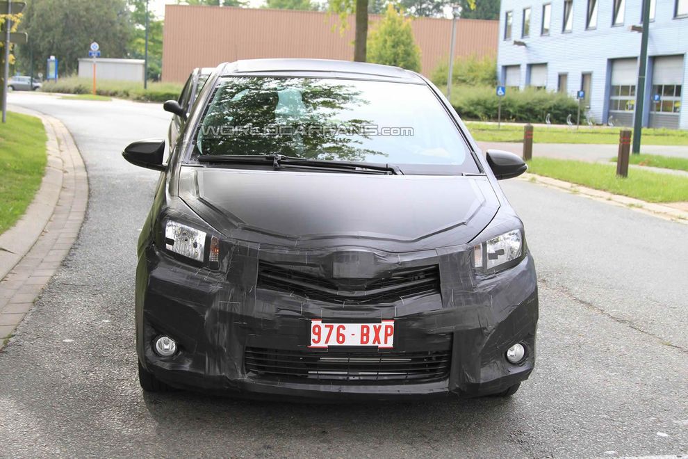 Nowa Toyota Yaris 2012 - zdjcie szpiegowskie
