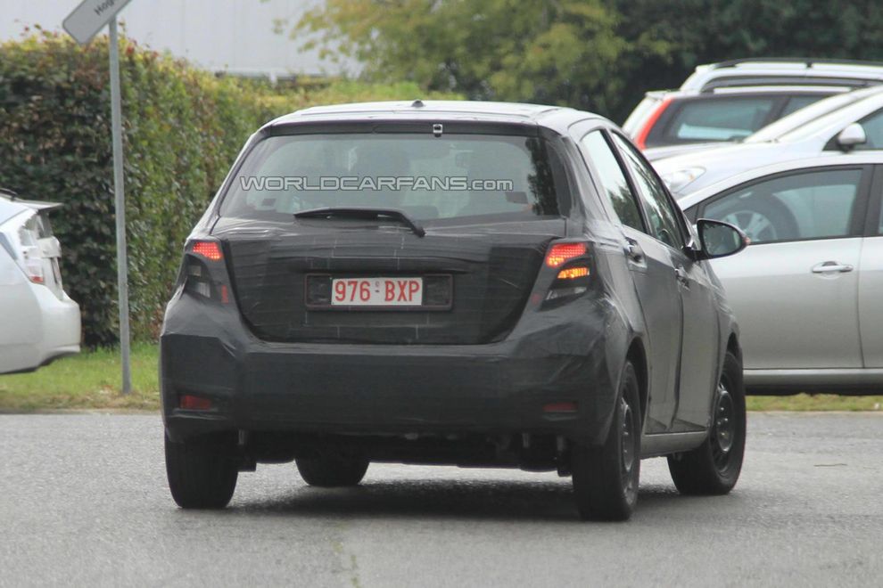 Nowa Toyota Yaris 2012 - zdjcie szpiegowskie