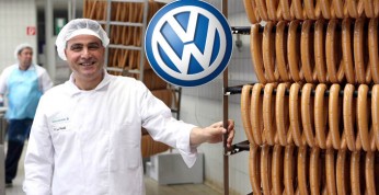 Kiełbaski Volkswagena cieszą się większym wzięciem niż samochody