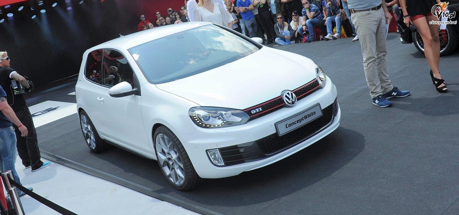 Volkswagen Golf GTI White Concept