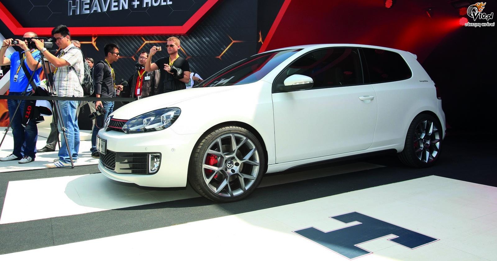 Volkswagen Golf GTI White Concept