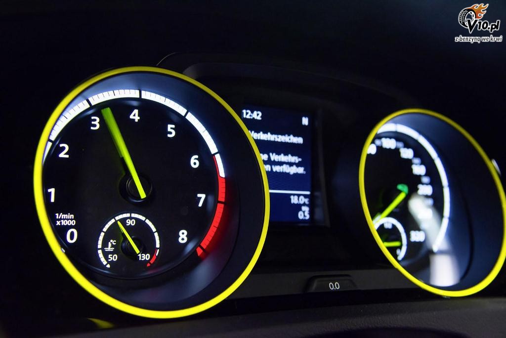 Volskwagen Golf GTI Dark Shine Concept