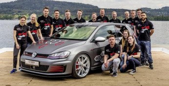 Praktykanci Volkswagena prezentują wyjątkowego Golfa