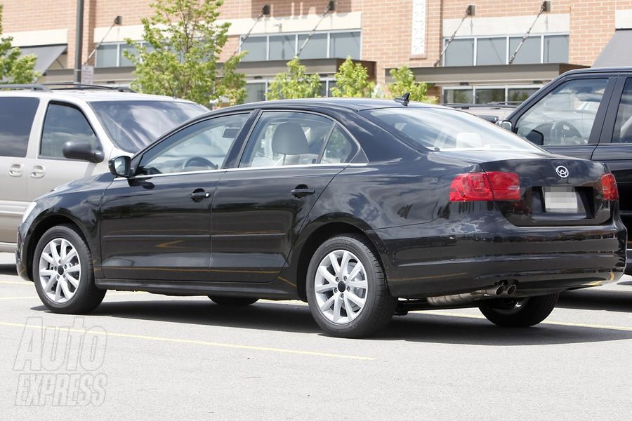 Nowy Volkswagen Jetta 2010 - zdjcie szpiegowskie
