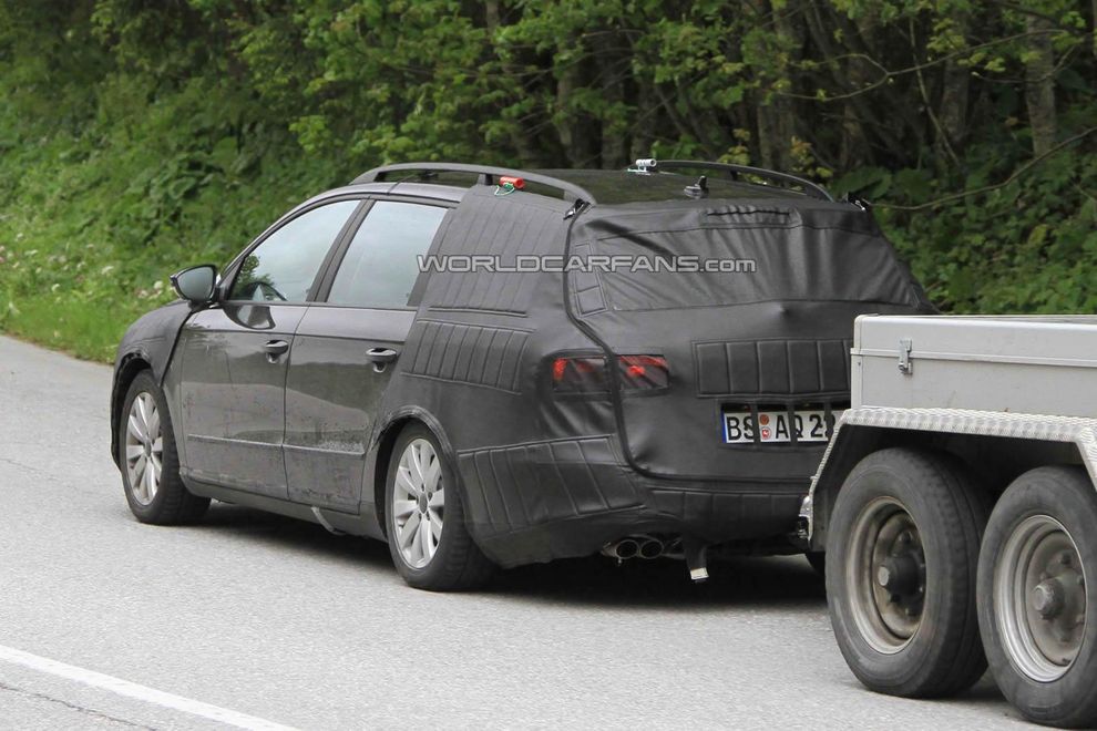 Nowy Volkswagen Passat 2011 po face liftingu - zdjcie szpiegowskie
