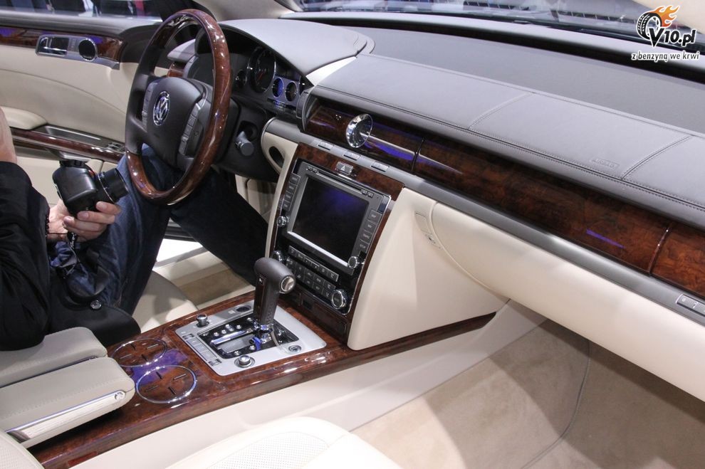 Nowy Volkswagen Phaeton po face liftingu - Beijing Auto Show 2010