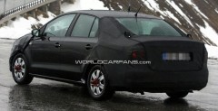Nowy Volkswagen Polo sedan - zdjcie szpiegowskie