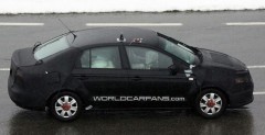 Nowy Volkswagen Polo sedan - zdjcie szpiegowskie