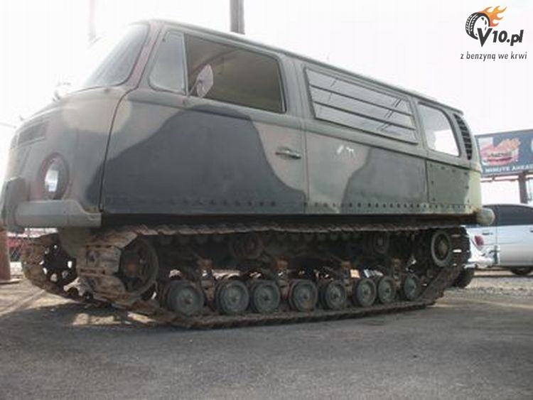Volkswagen Transporter na gsienicach