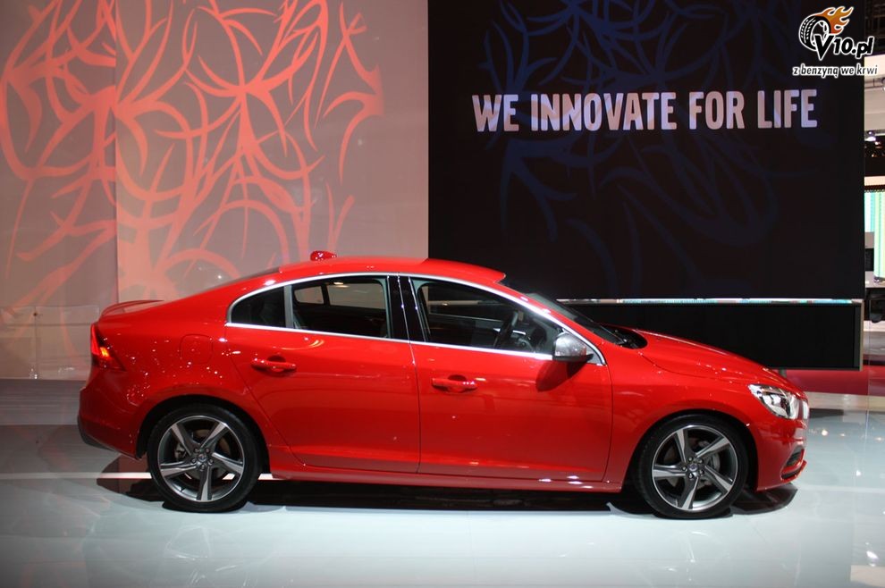 Nowe Volvo S60 i V60 R-Design - Paris Motor Show 2010