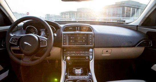 Jaguar XE vs Audi A4 - porównanie