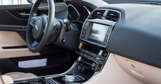 Jaguar XE vs Audi A4 - porównanie