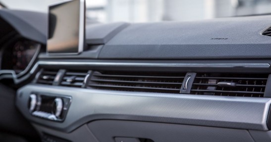 Jaguar XE vs Audi A4 - porównanie