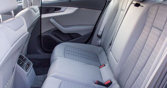 Jaguar XE vs Audi A4 - porównanie