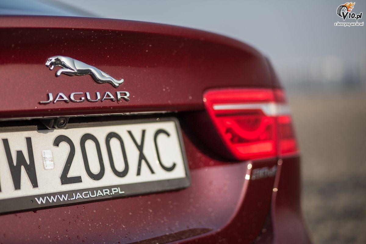 Jaguar XE vs Audi A4 - porwnanie