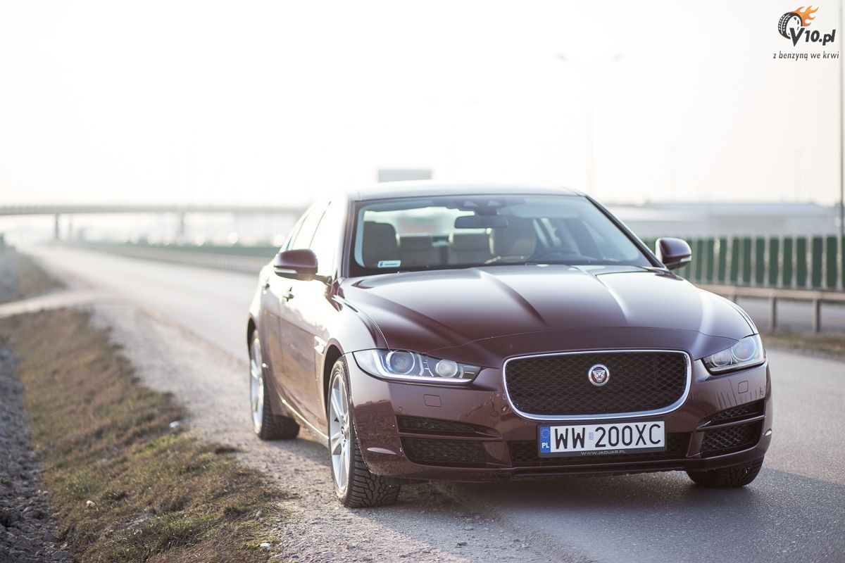 Jaguar XE vs Audi A4 - porwnanie