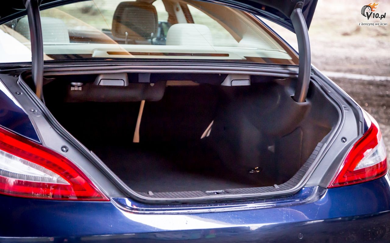 Audi A7 Sportback 3.0 TDI vs Mercedes-Benz CLS 350 CDI - porwnanie