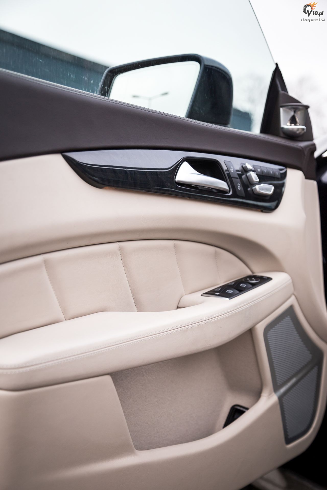 Audi A7 Sportback 3.0 TDI vs Mercedes-Benz CLS 350 CDI - porwnanie